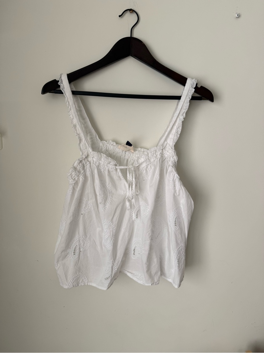 Universal Thread White Eyelet Tie-Front Tank Top